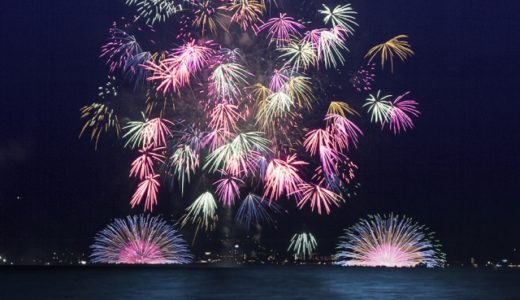湖面に反射する花火が美しい 「諏訪湖花火大会」の穴場スポット。